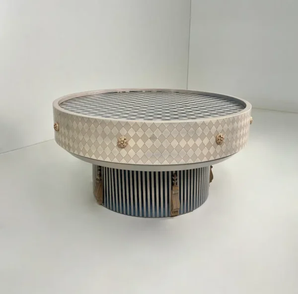 Elegante mesa de centro Fénix, perfecta para complementar cualquier estancia.